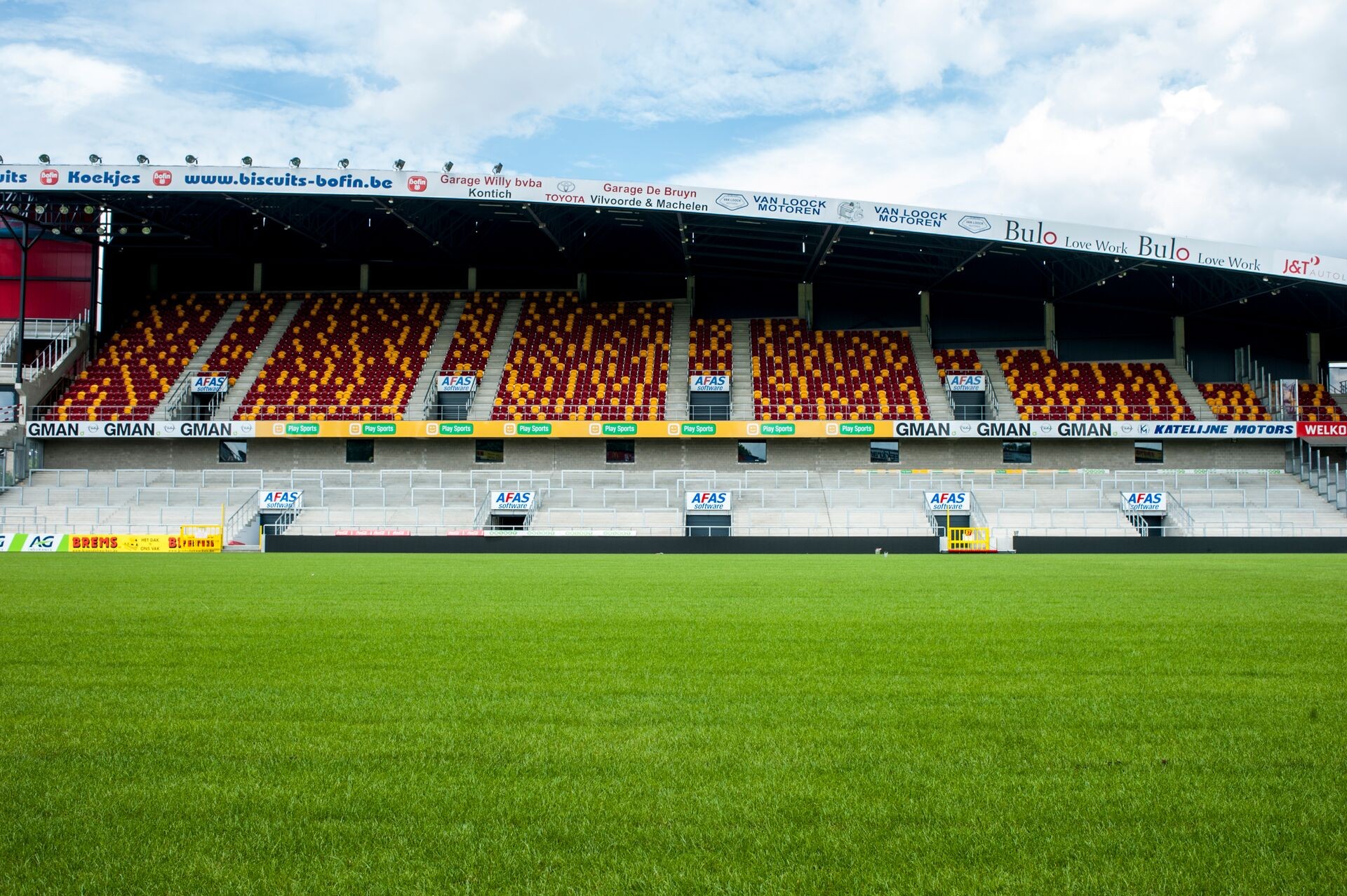 DCM Sportmeststoffen - We stellen je graag onze beste ploeg voor... Thumb